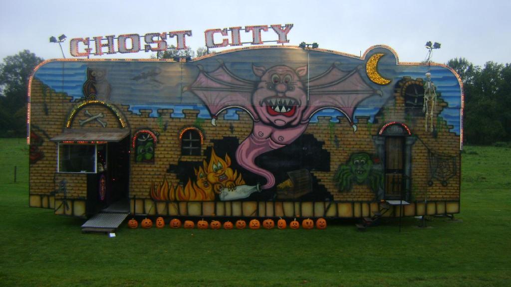 KustomBart PaintJob Funfair Haunted House Ghost City 1