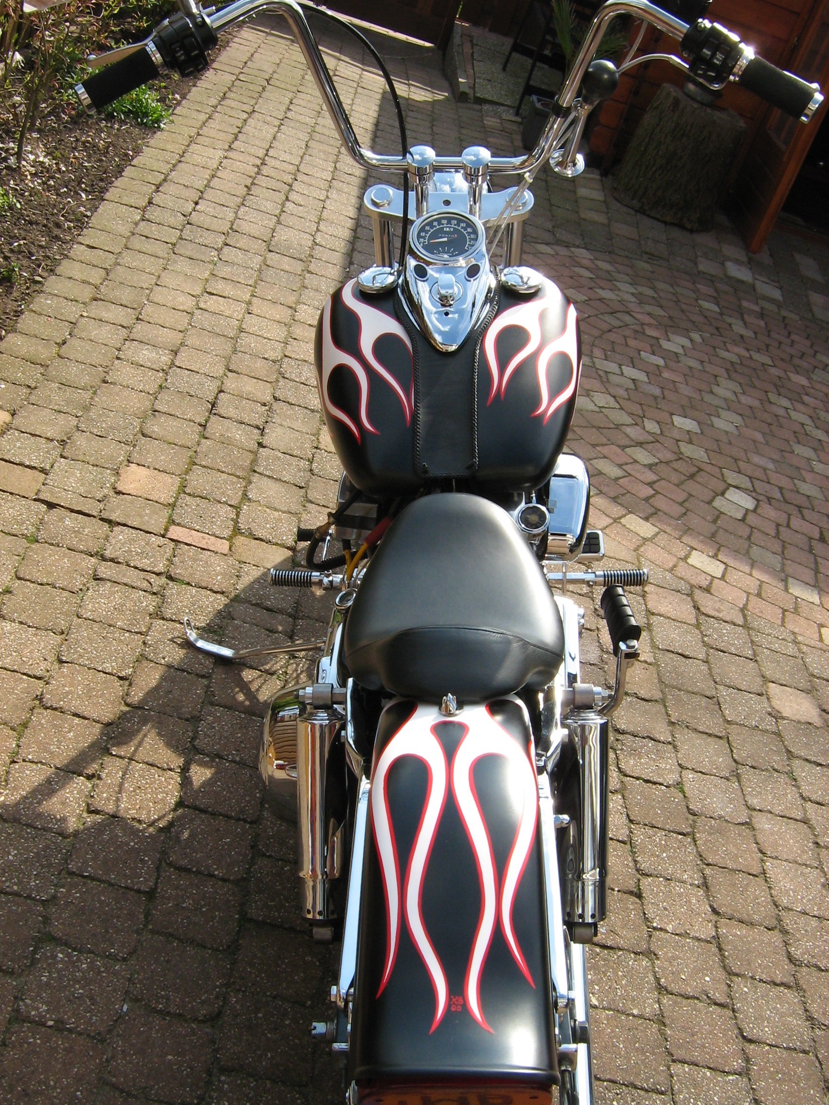 KustomBart PaintJob Harley Davidson Flames 1