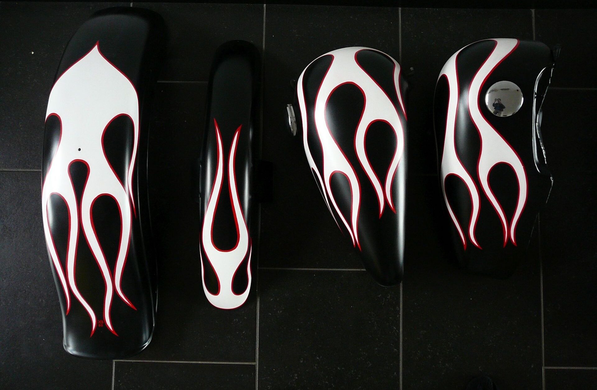 KustomBart PaintJob Harley Davidson Flames 2